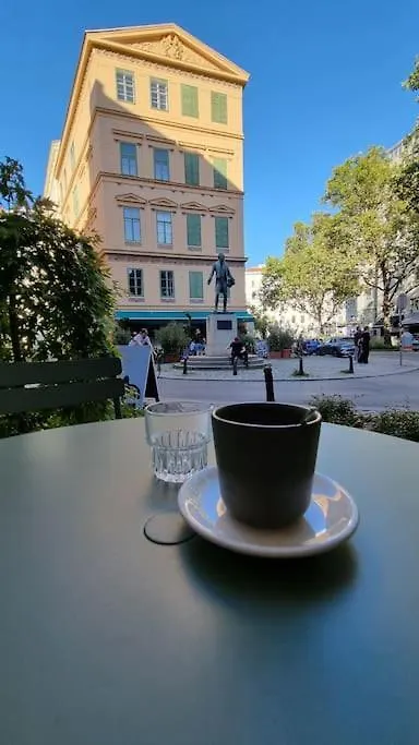 Your Sunny Home Away From Home Wien